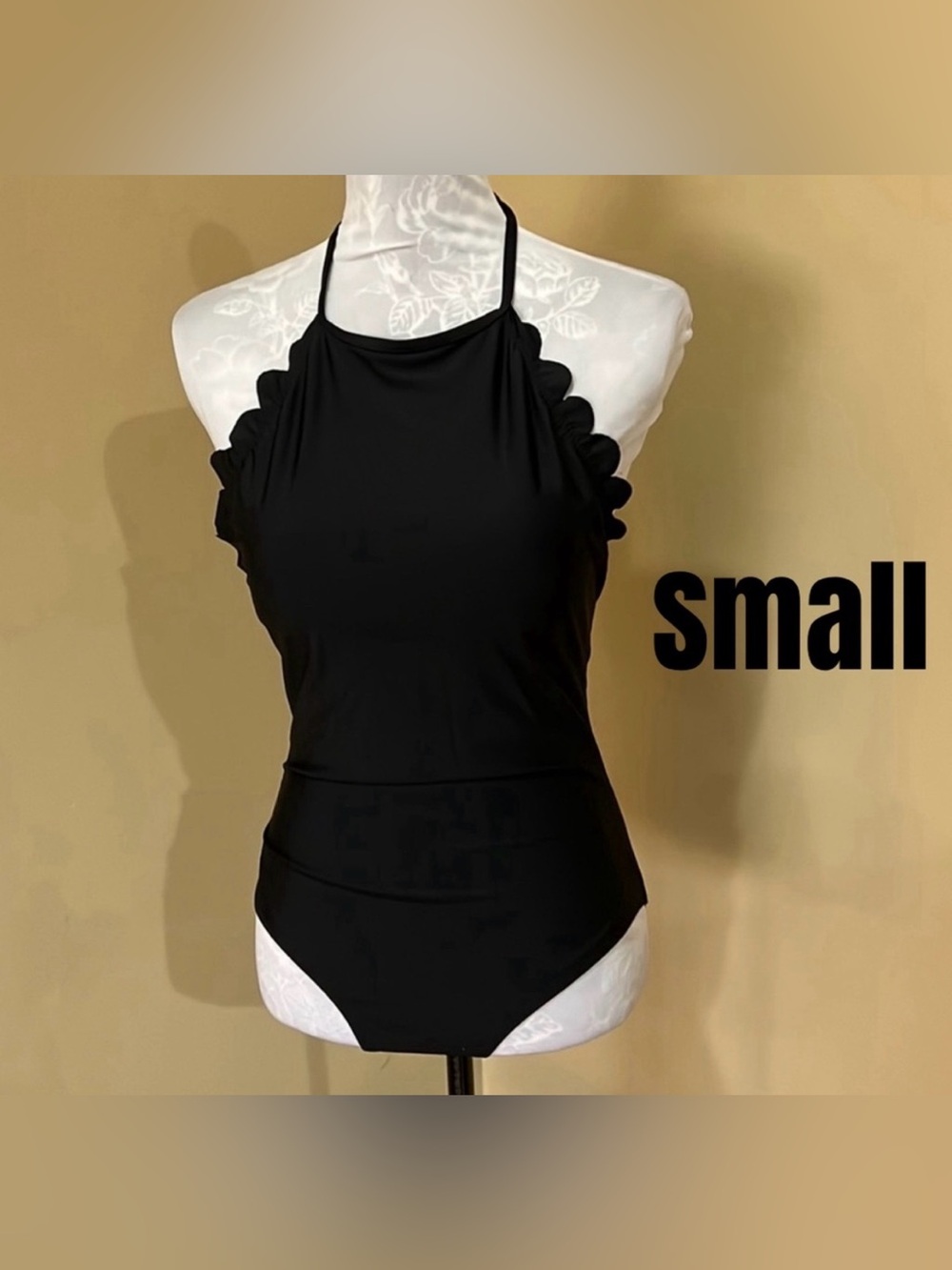 Temp me black scalloped swimsuit in size Small.